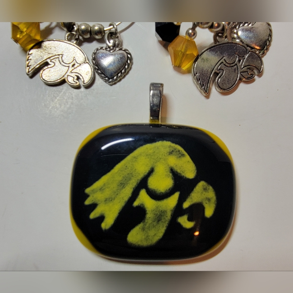 Iowa Hawkeye Pendant and Earrings Set - Picture 4 of 5
